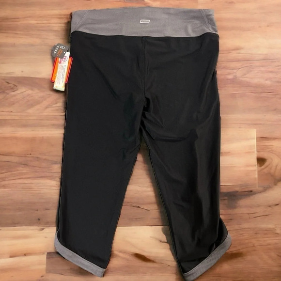 Energy Zone Capri Leggings NWT - Picture 3 of 8